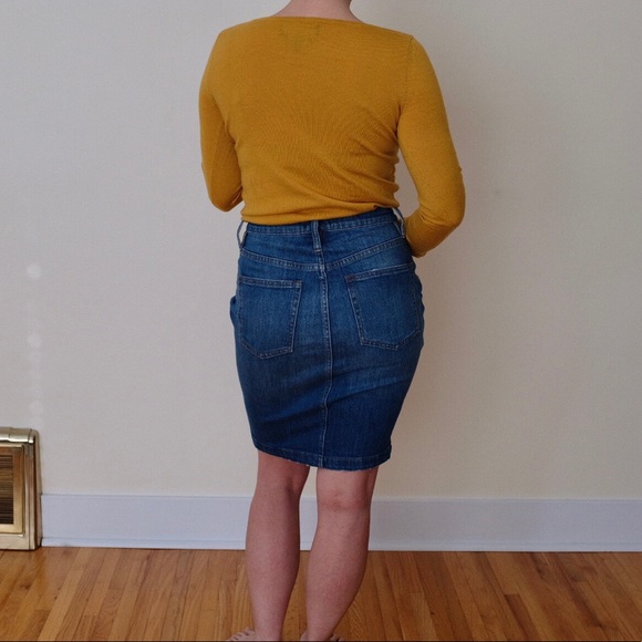 J Crew denim pencil skirt with with front copper buttons - Picture 5 of 12